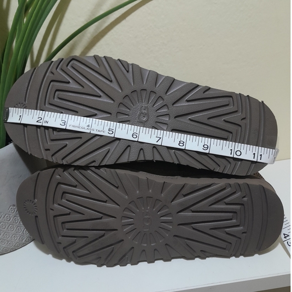 SOLD🔶️🔶️🔶️Men's UGG boots size 9 Neumel Chelsea boots gray - Picture 6 of 10